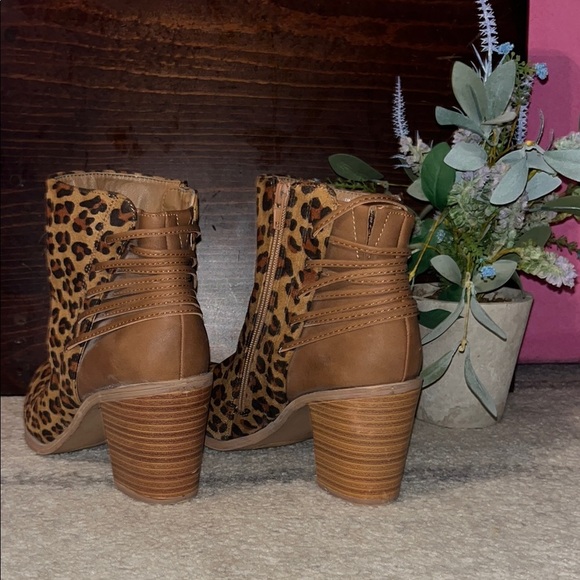 Very Volatile Tan and Brown Ankle Booties with Suede Finish - Picture 2 of 8
